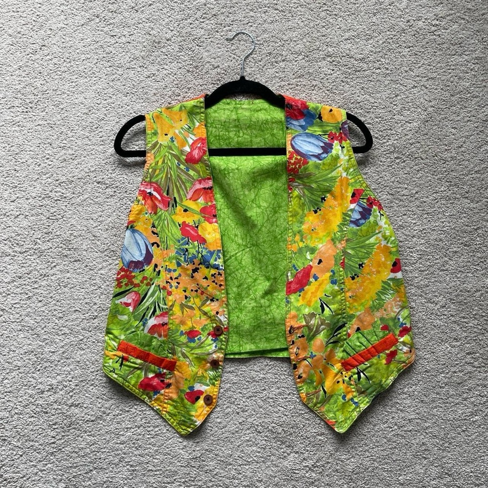 VINTAGE FLORAL VEST 💫